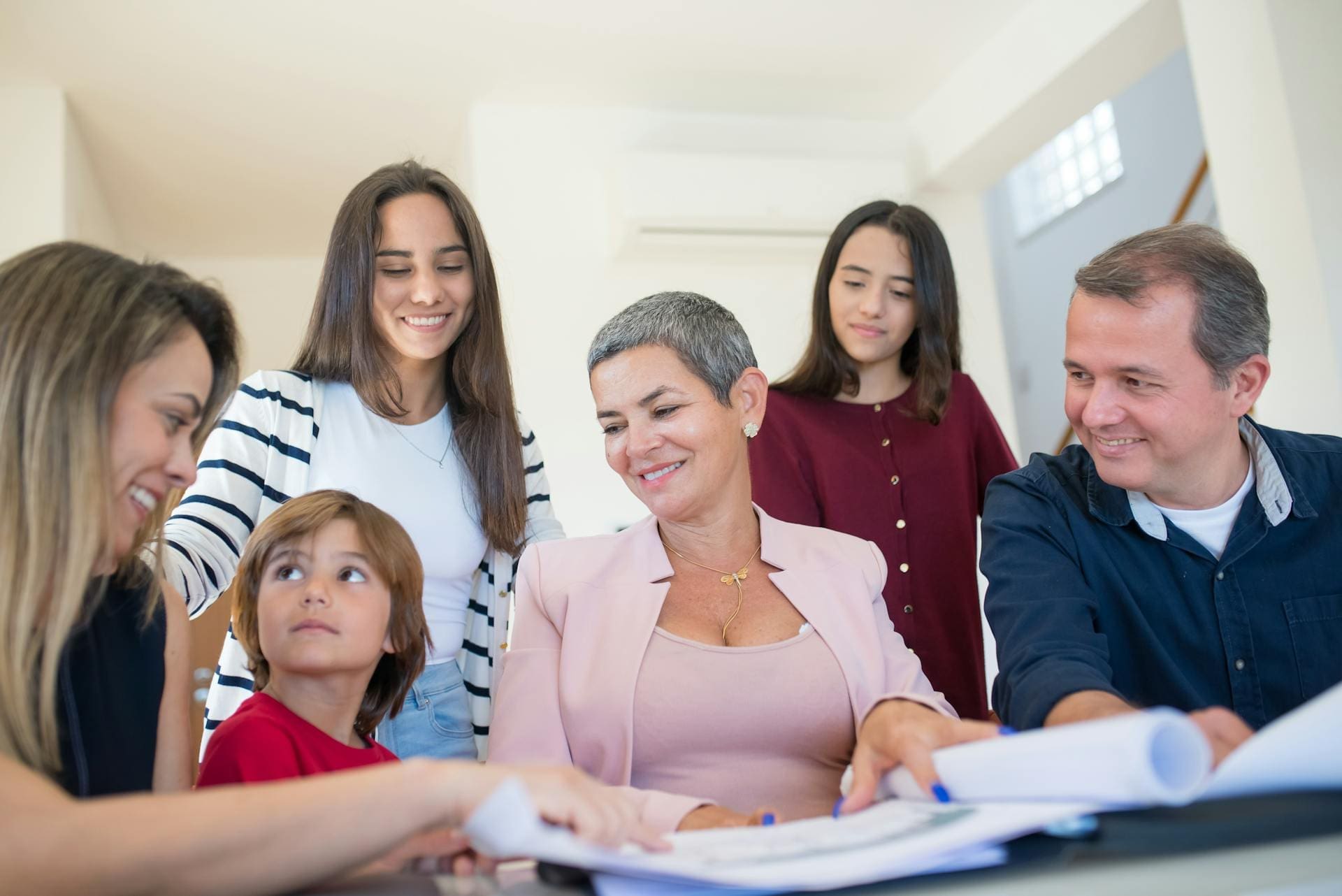 Family discussing life insurance and estate planning with advisor in Little Rock, AR