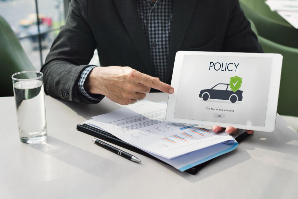 Local car insurance agency in Little Rock, Arkansas helping clients with auto insurance quotes